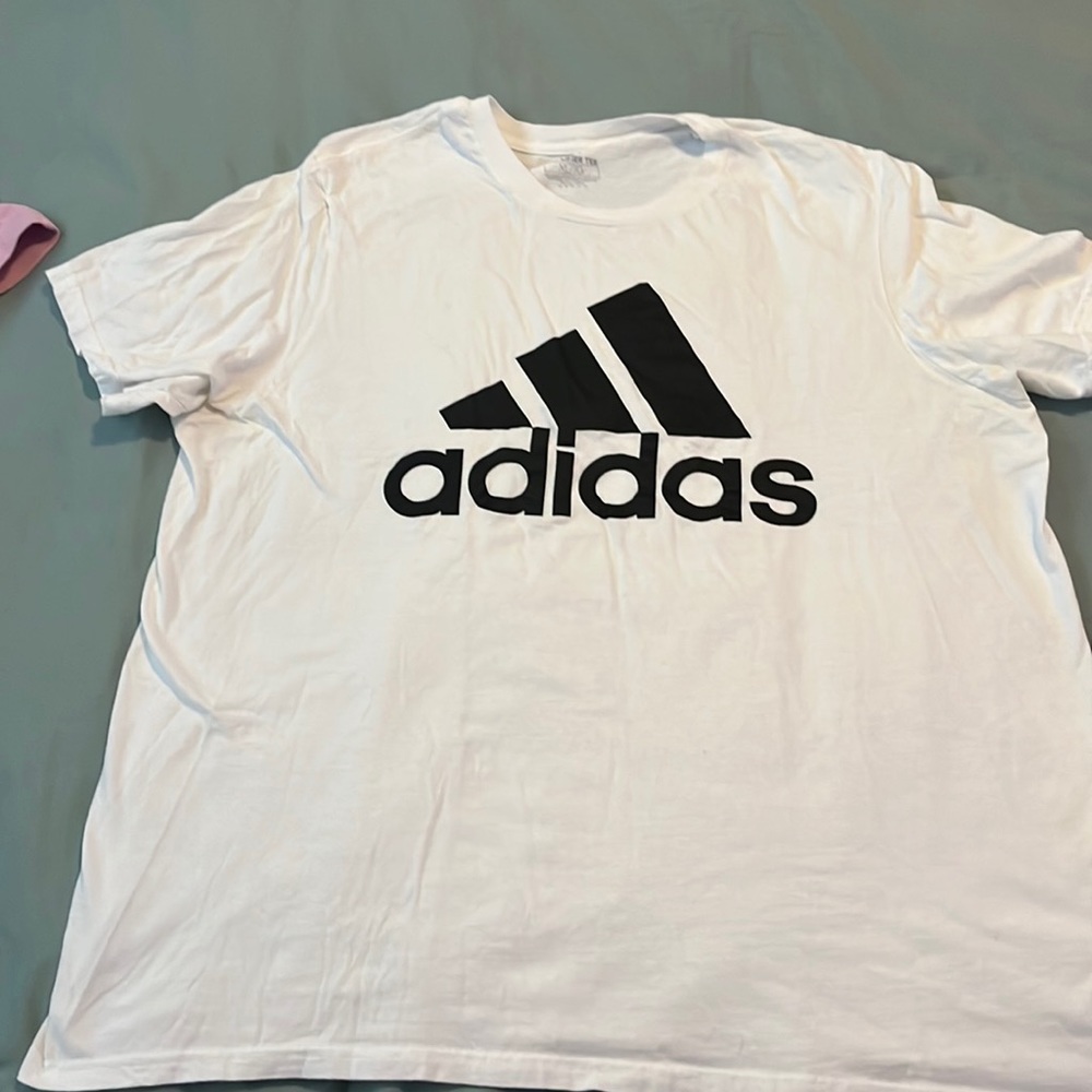 Addidas tee